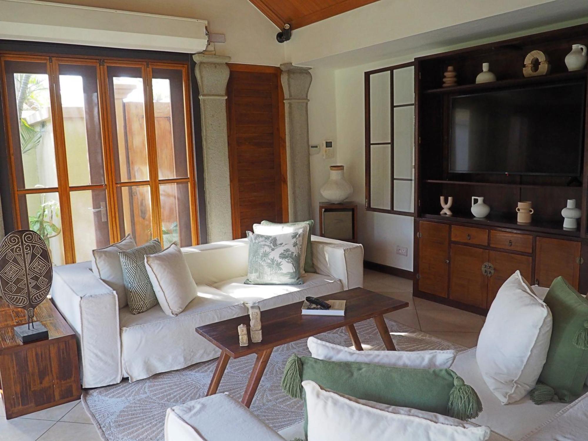 Balinese Bliss , Harmonious Decor , Private Pool, Outdoor Shower, Tropical Garden Grand Baie