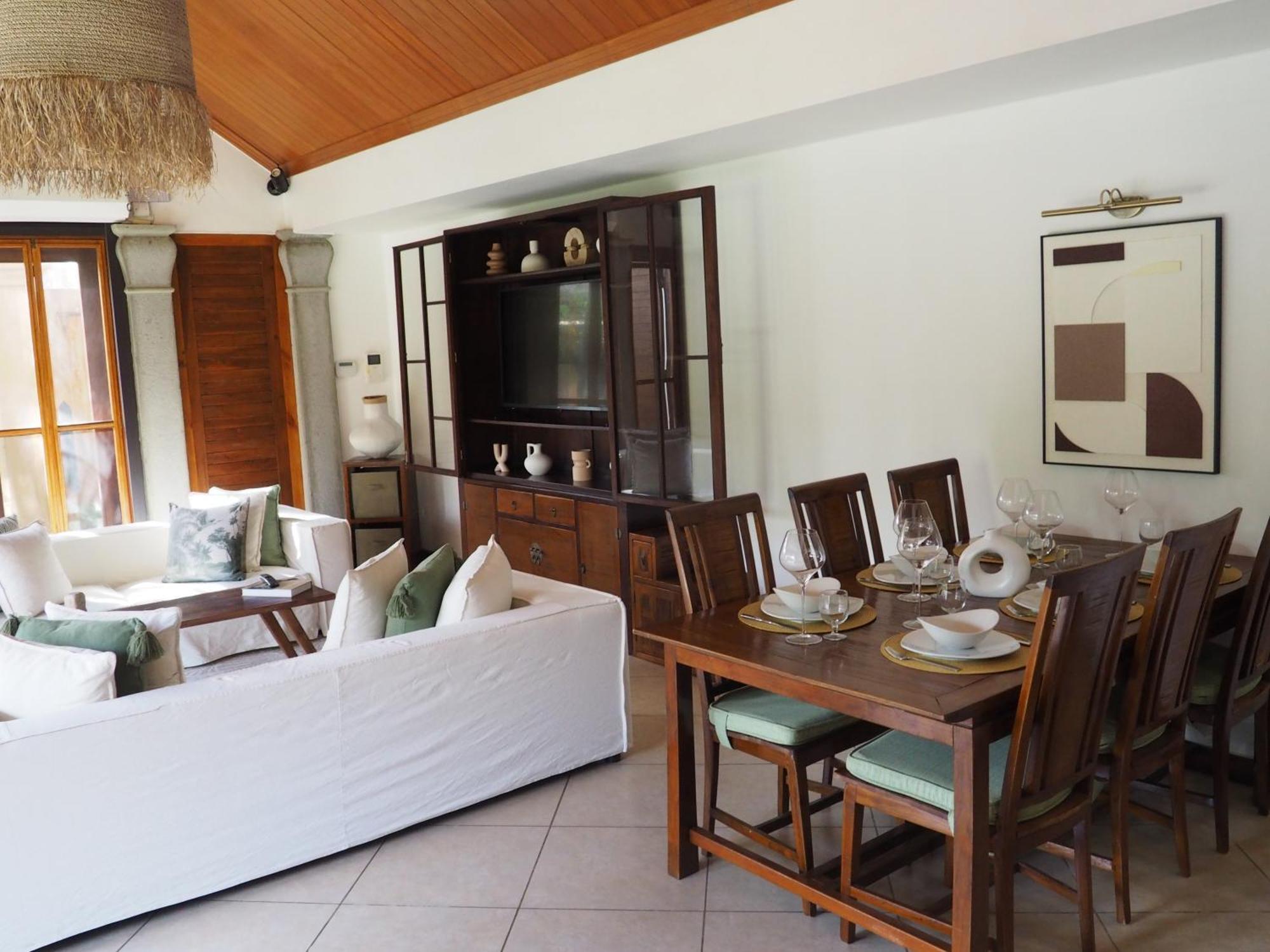 Villa Balinese Bliss , Harmonious Decor , Private Pool, Outdoor Shower, Tropical Garden