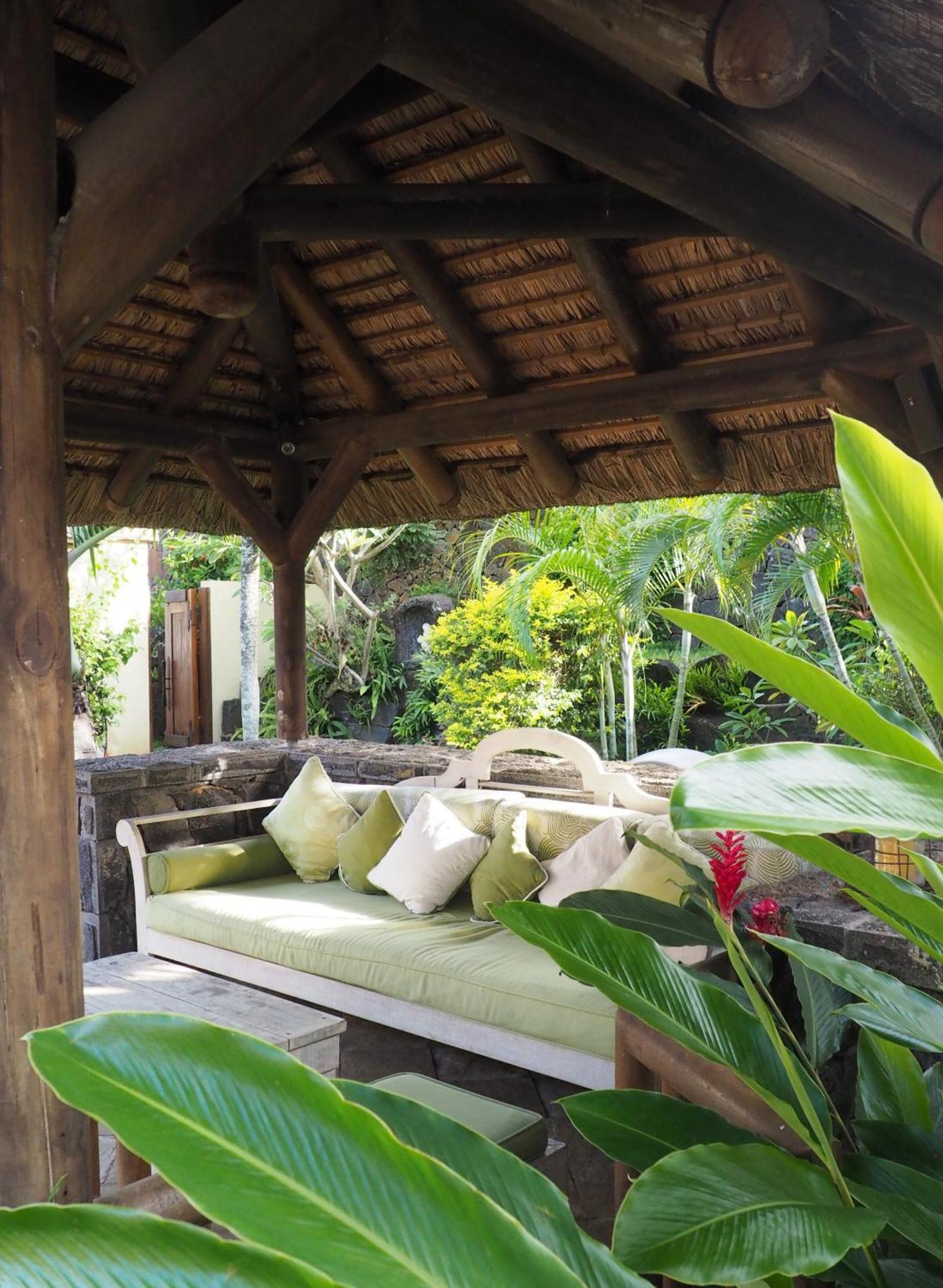 Balinese Bliss , Harmonious Decor , Private Pool, Outdoor Shower, Tropical Garden Villa *